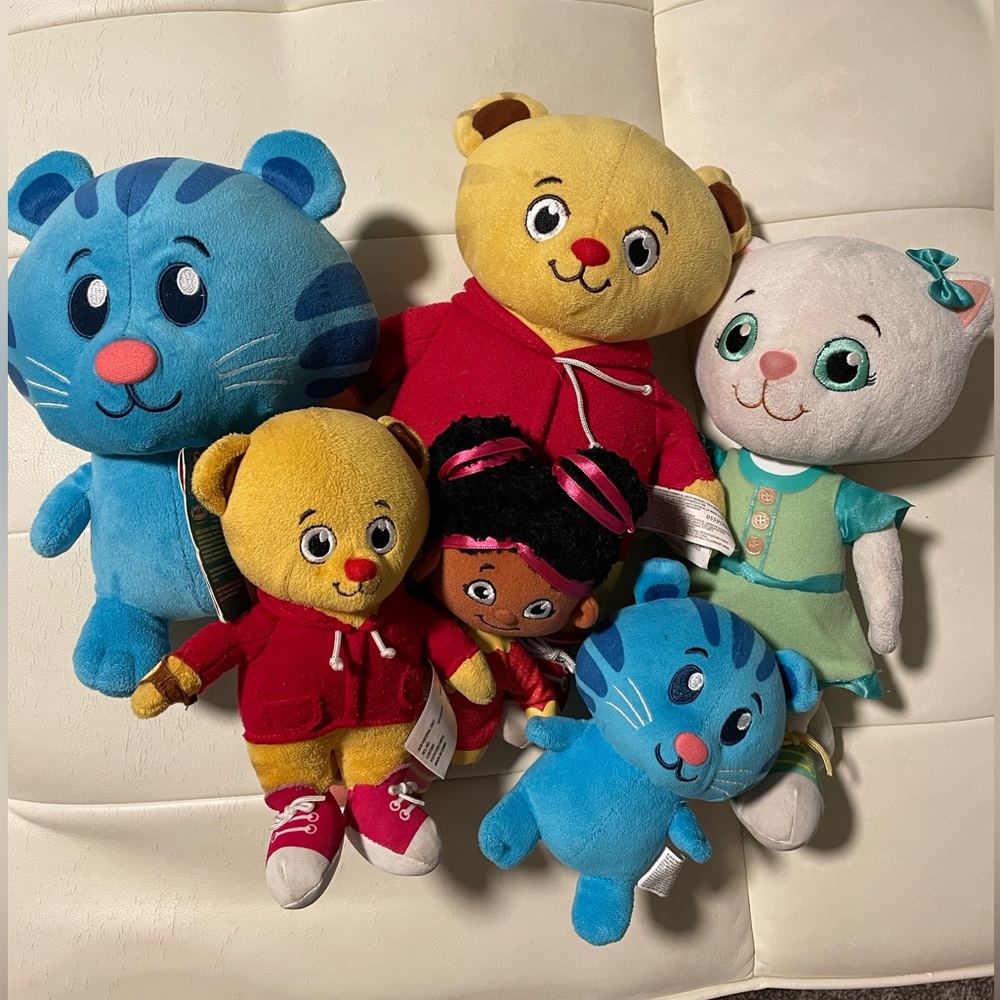 Daniel Tiger’s Neighborhood talking plush bundle